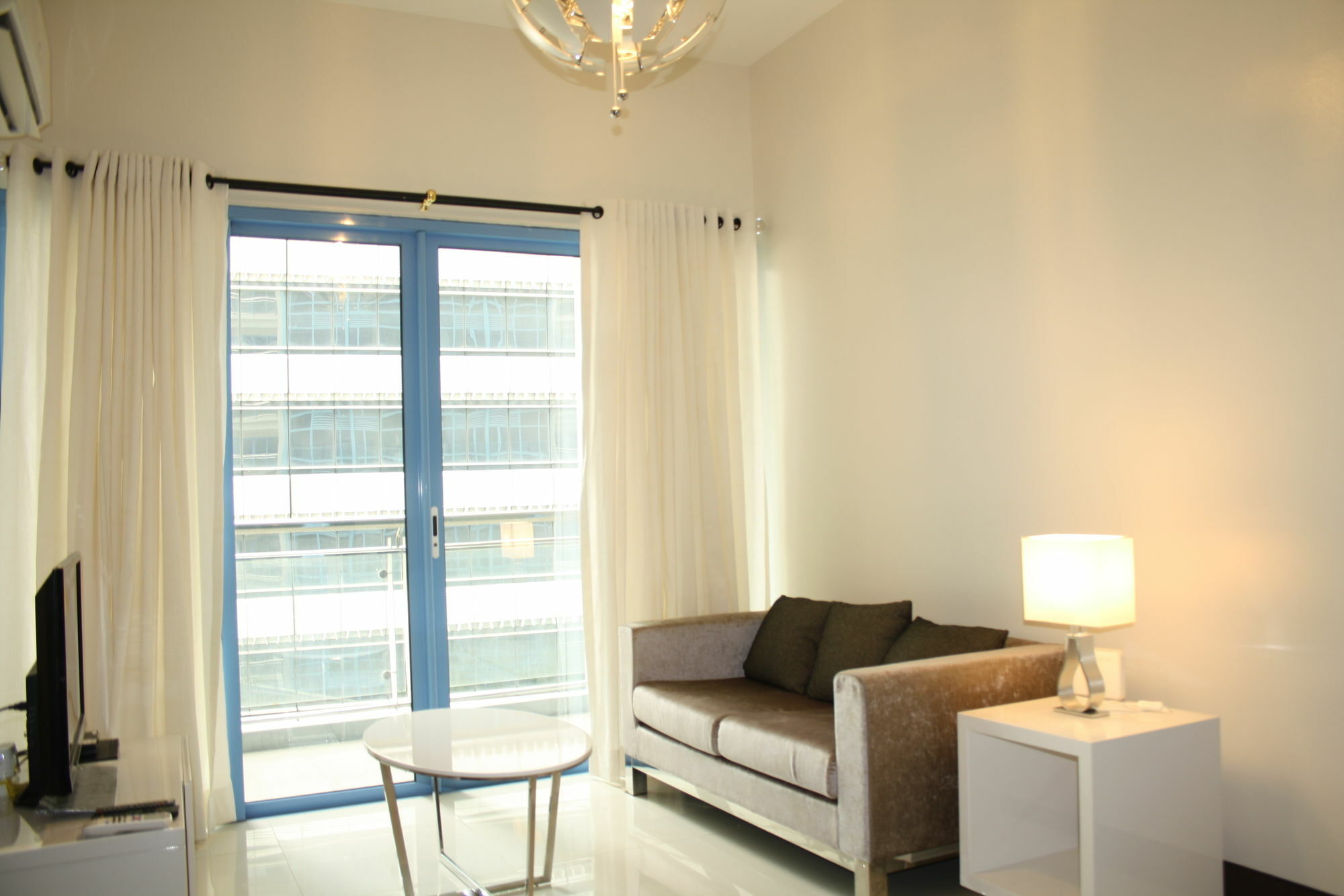 Csuites At Two Central Residences Makati City Zewnętrze zdjęcie