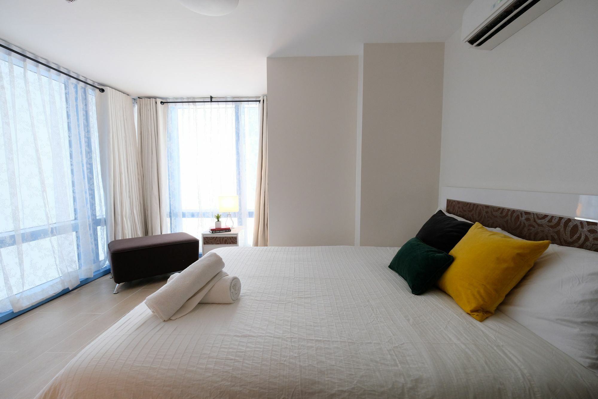 Csuites At Two Central Residences Makati City Zewnętrze zdjęcie