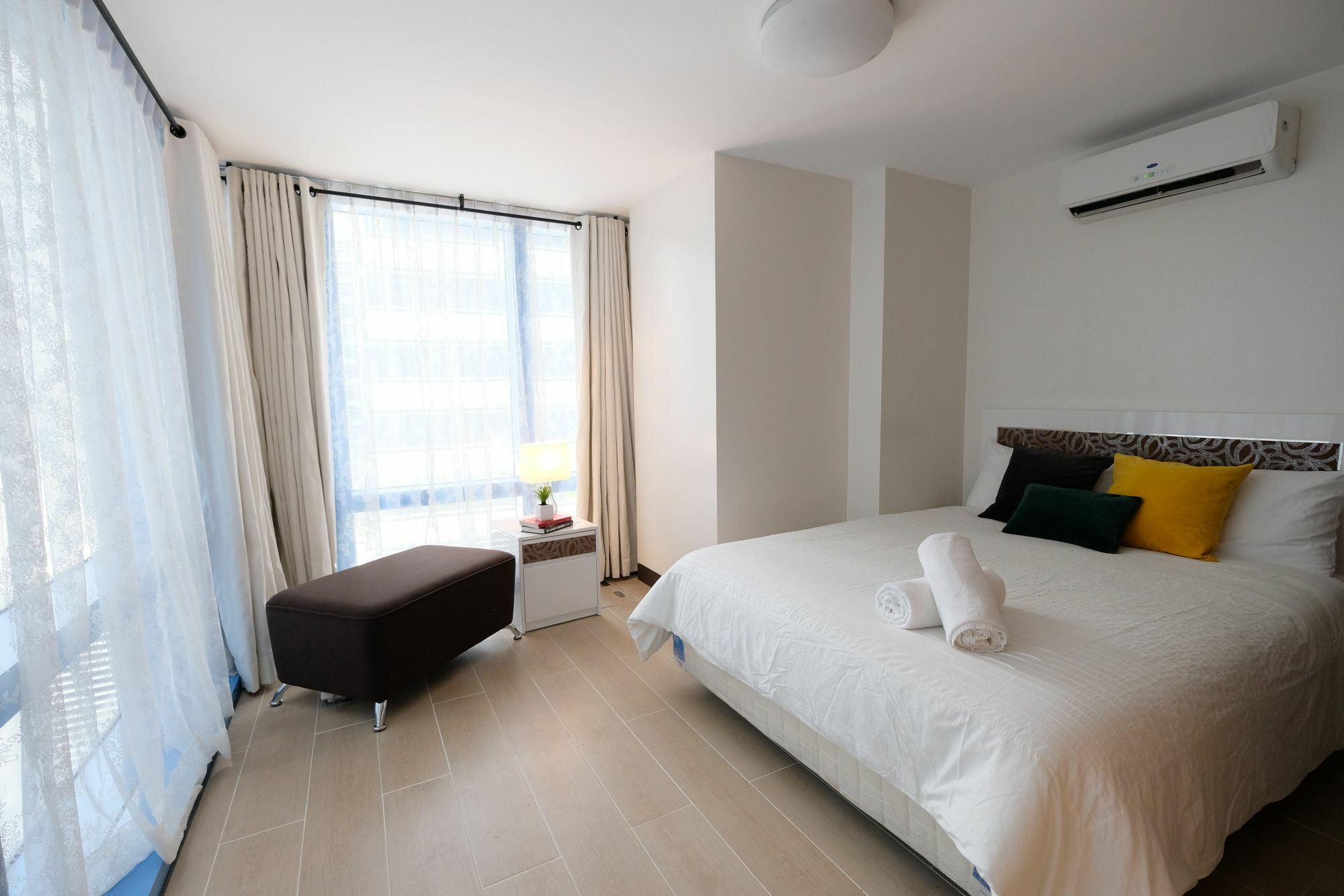 Csuites At Two Central Residences Makati City Zewnętrze zdjęcie