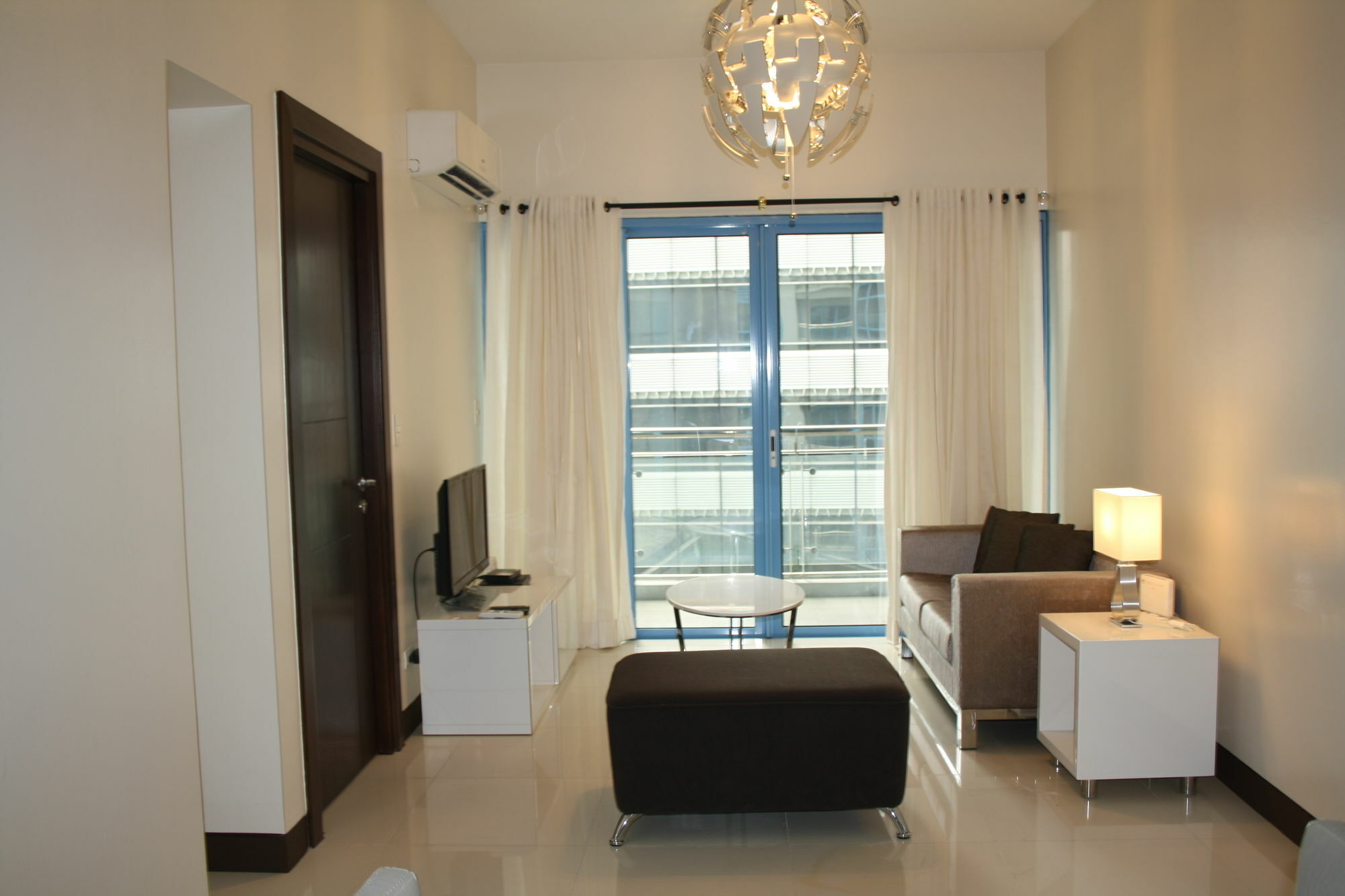 Csuites At Two Central Residences Makati City Zewnętrze zdjęcie